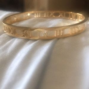 Roman numeral Bracelet 7” Gold